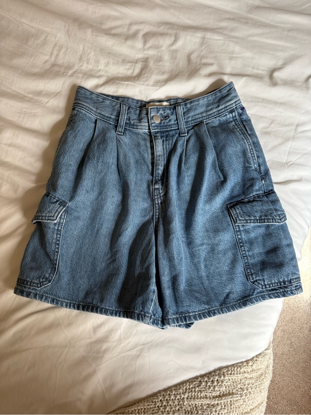 Universal Thread Light Blue High-Waist Denim Cargo Shorts